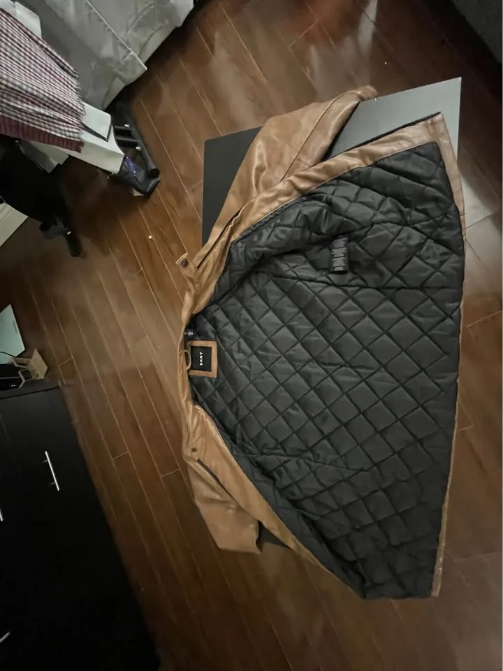DKNY- Men’s leather jacket image indicator(3)