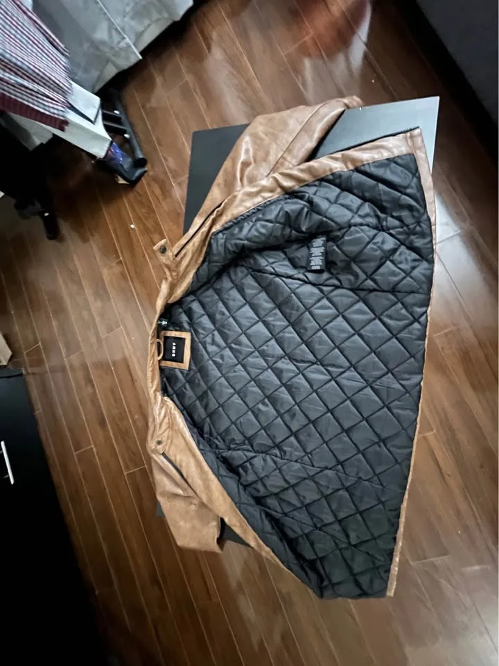 DKNY- Men’s leather jacket image indicator(6)