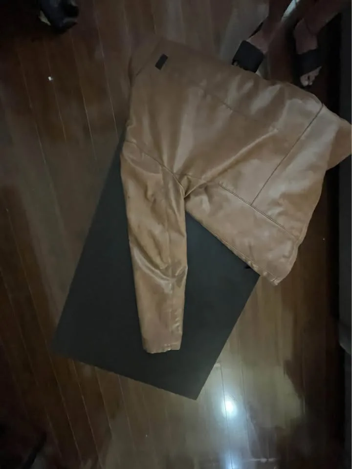 DKNY- Men’s leather jacket image indicator(8)