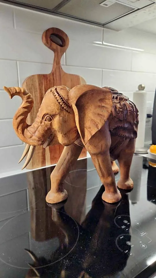 Elephant wood sculpture