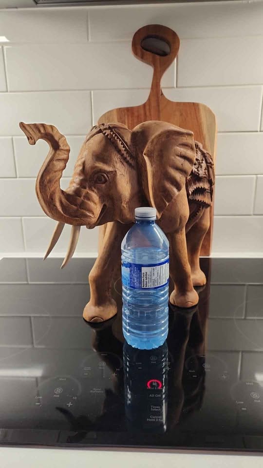 Elephant wood sculpture - photo 3