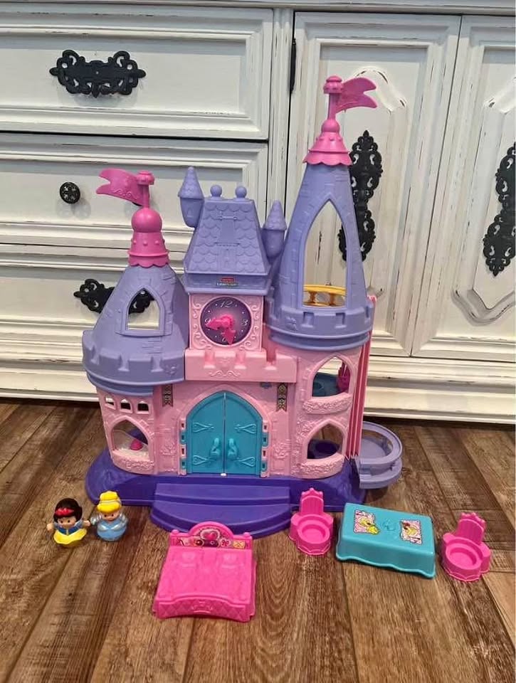 Fisher Price Little People Princess Songs Palace