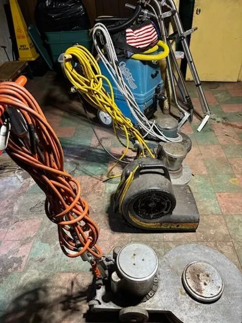 Floor Waxing Machines, Blower, Carpet Cleaner image indicator(4)