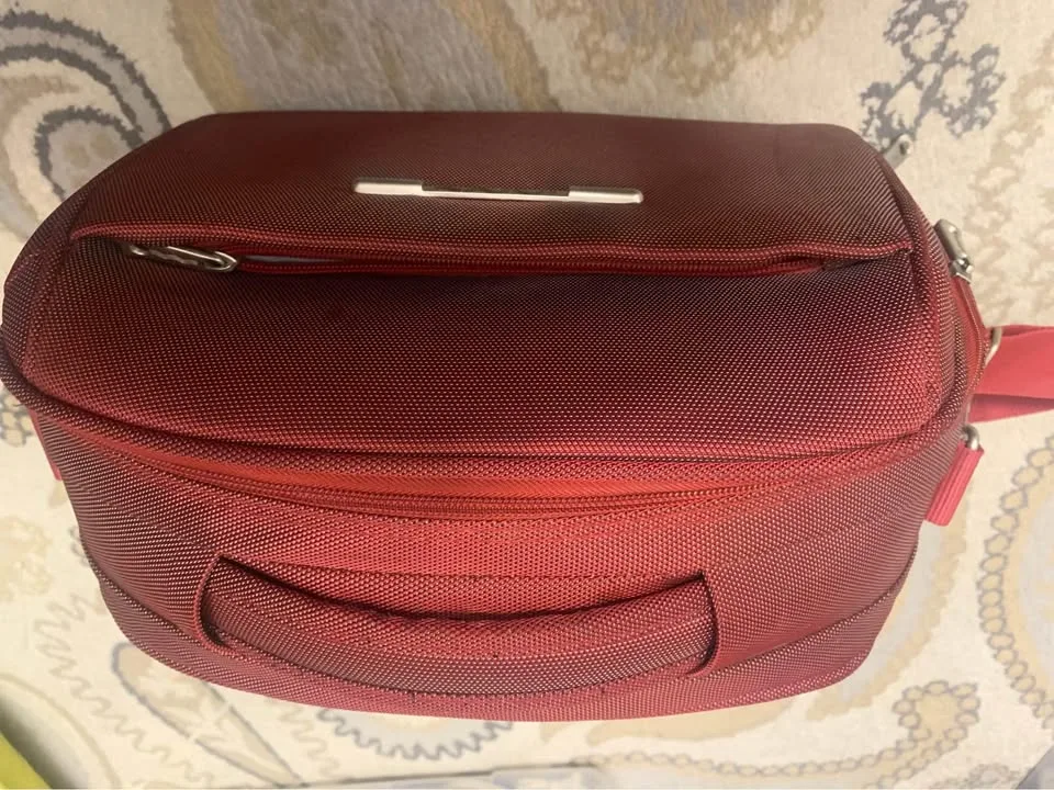 Shoulder travel bag light burgundy Color image indicator(4)