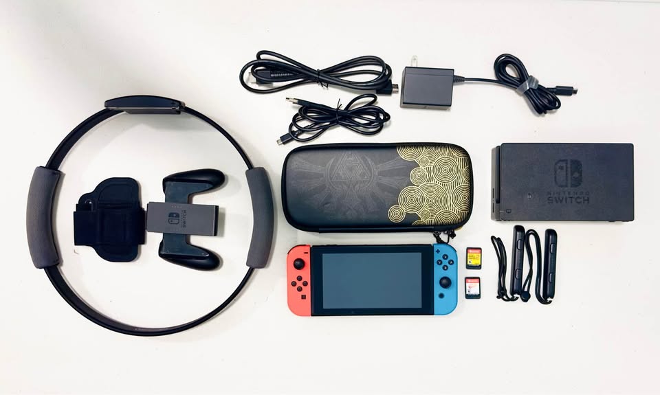 Nintendo Switch + RingFit + Mario Maker 2 + Case + MicroSD - photo 2