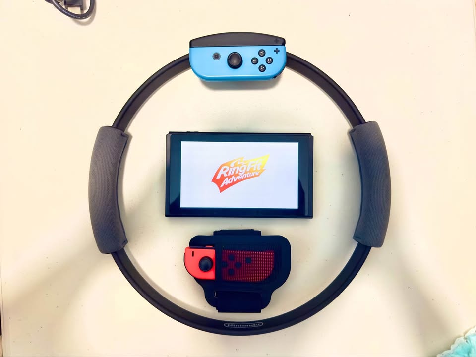 Nintendo Switch + RingFit + Mario Maker 2 + Case + MicroSD - photo 3