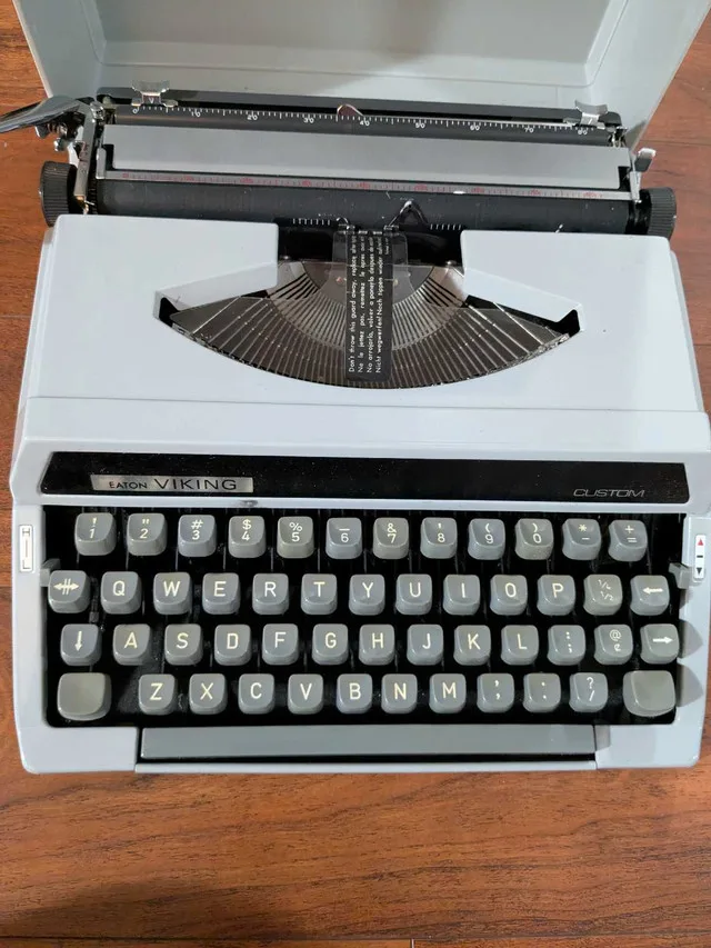 Eaton Viking Typewriter image indicator(2)