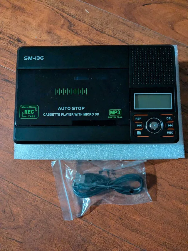 SM-136 Cassette Player