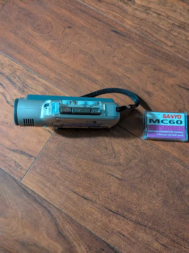 Sony Microcorder M-820 image indicator(2)