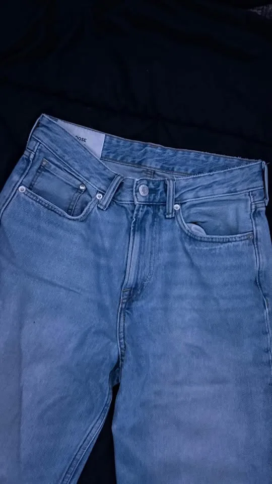 28/32 Loose fit blue jeans image indicator(3)