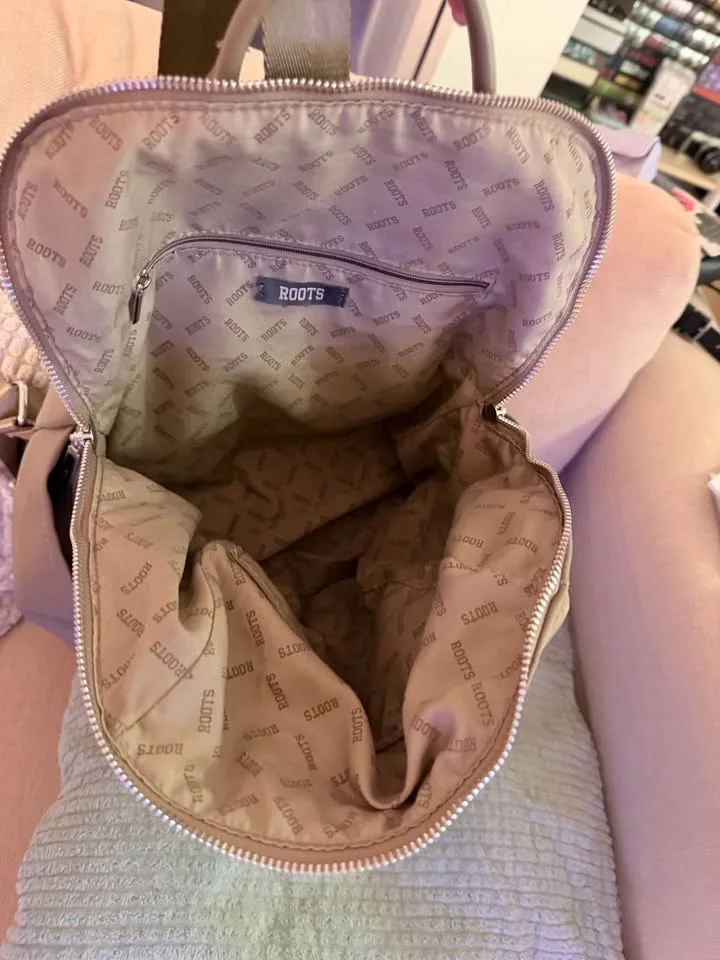 Roots Green Backpack image indicator(2)