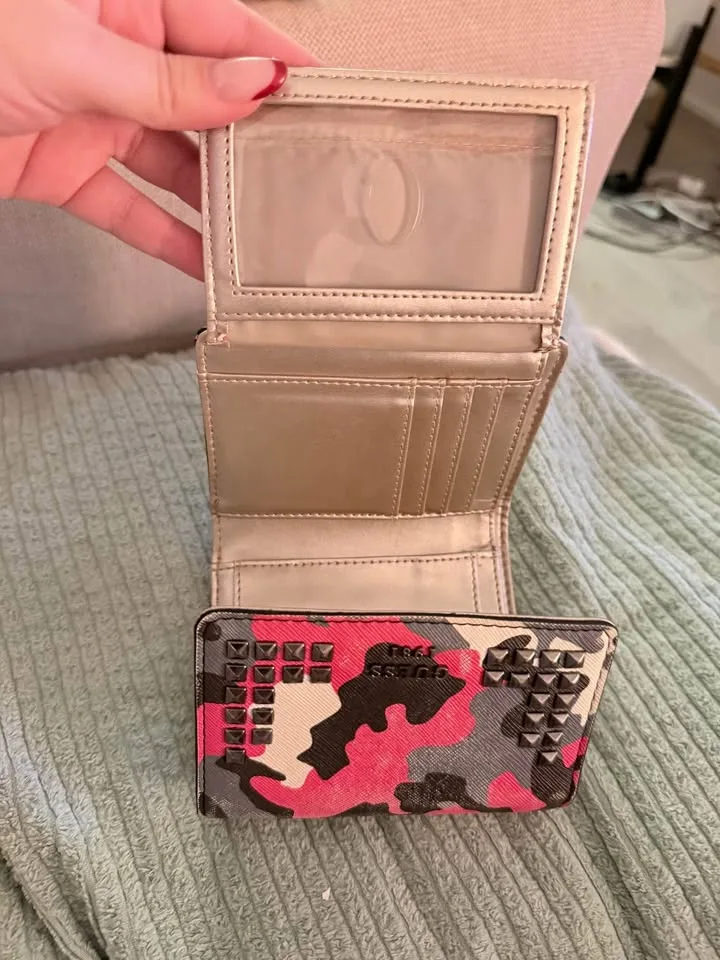 Guess Waist Bag + Wallet image indicator(7)