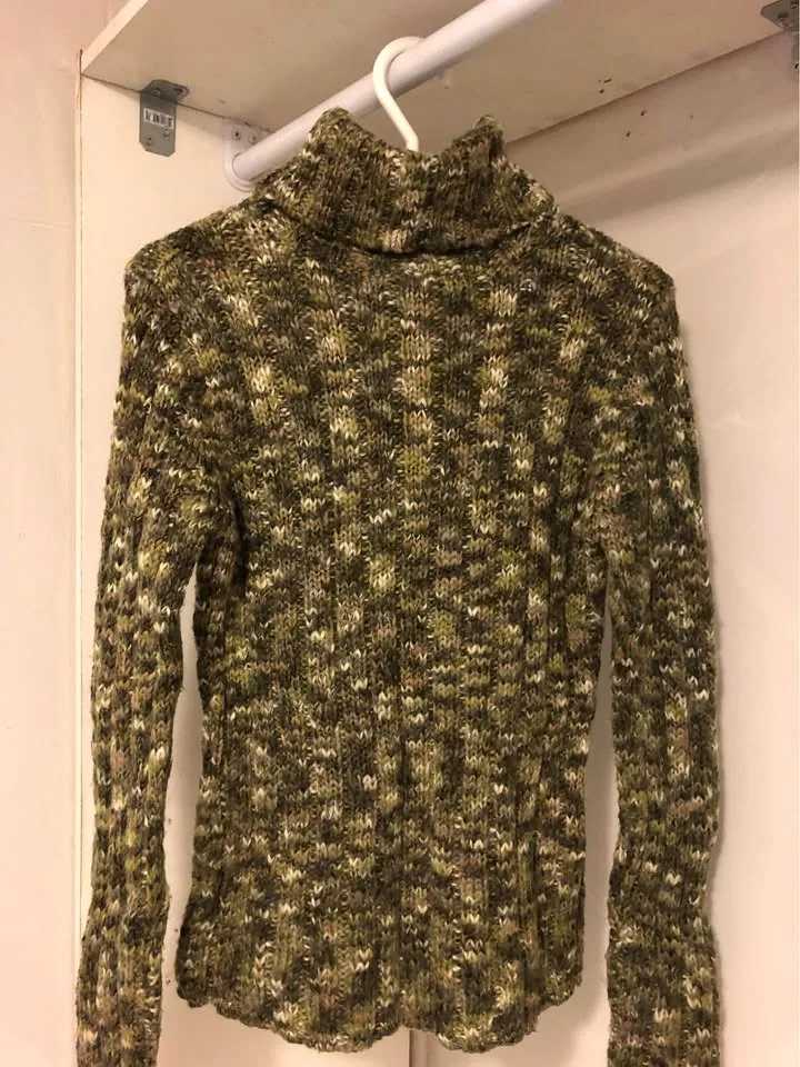 Knitted Sweaters for sale image indicator(3)