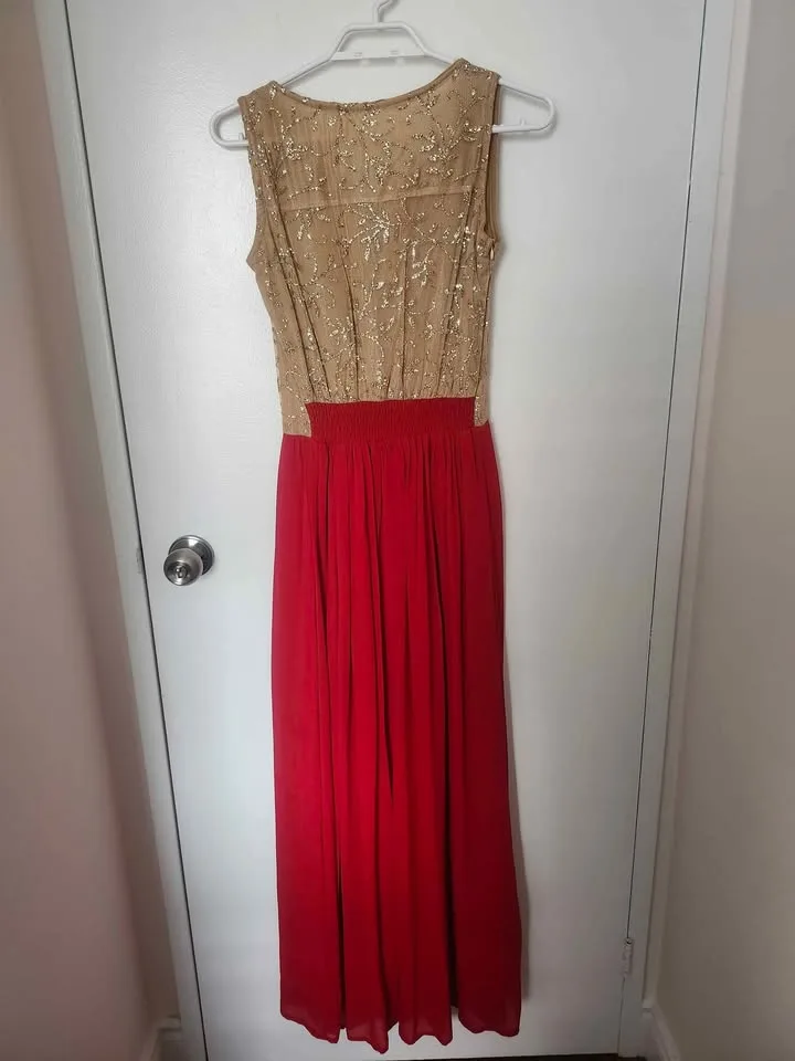 ✨ Red & Gold Sparkle Evening Gown – Size Small ✨ image indicator(2)