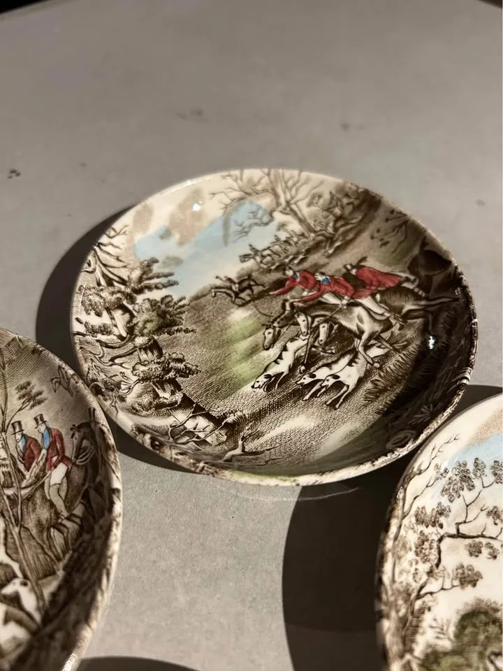 Stunning England Small Trays / Coasted Hunting Scene image indicator(3)