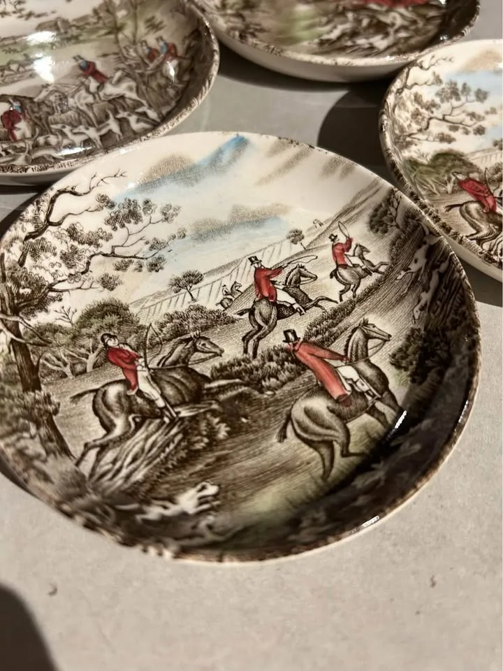 Stunning England Small Trays / Coasted Hunting Scene image indicator(5)