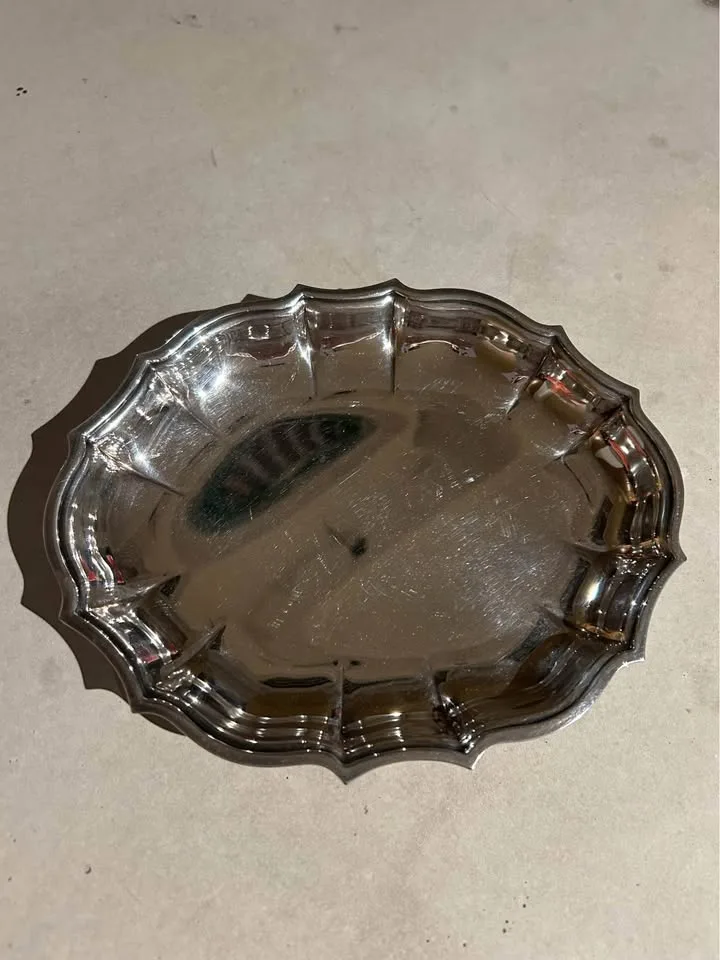 Vintage Oneida Trinket Tray E.P. Brass Decorative Catch All Tray image indicator(2)