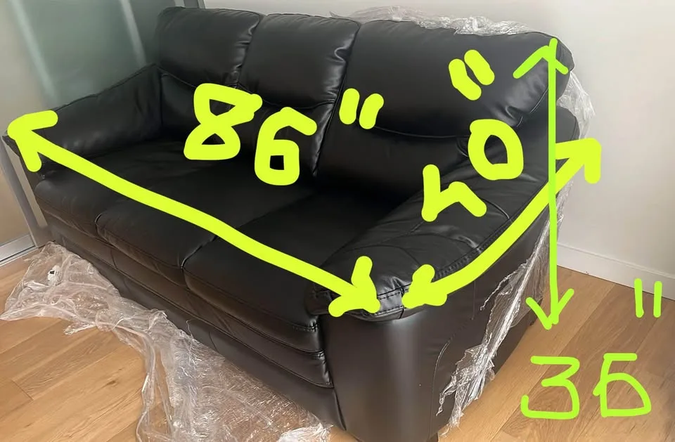 Beautiful Black Faux Leather Sofa – Excellent Condition! image indicator(3)