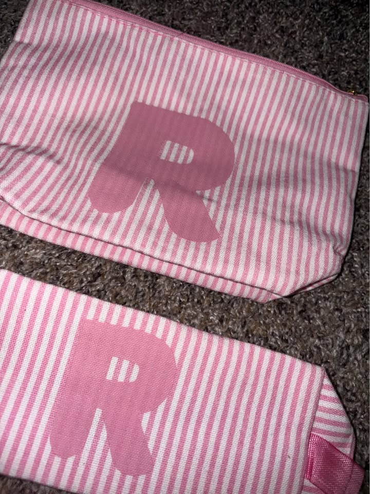 Brand new 2 pieces makeup bag - photo 2