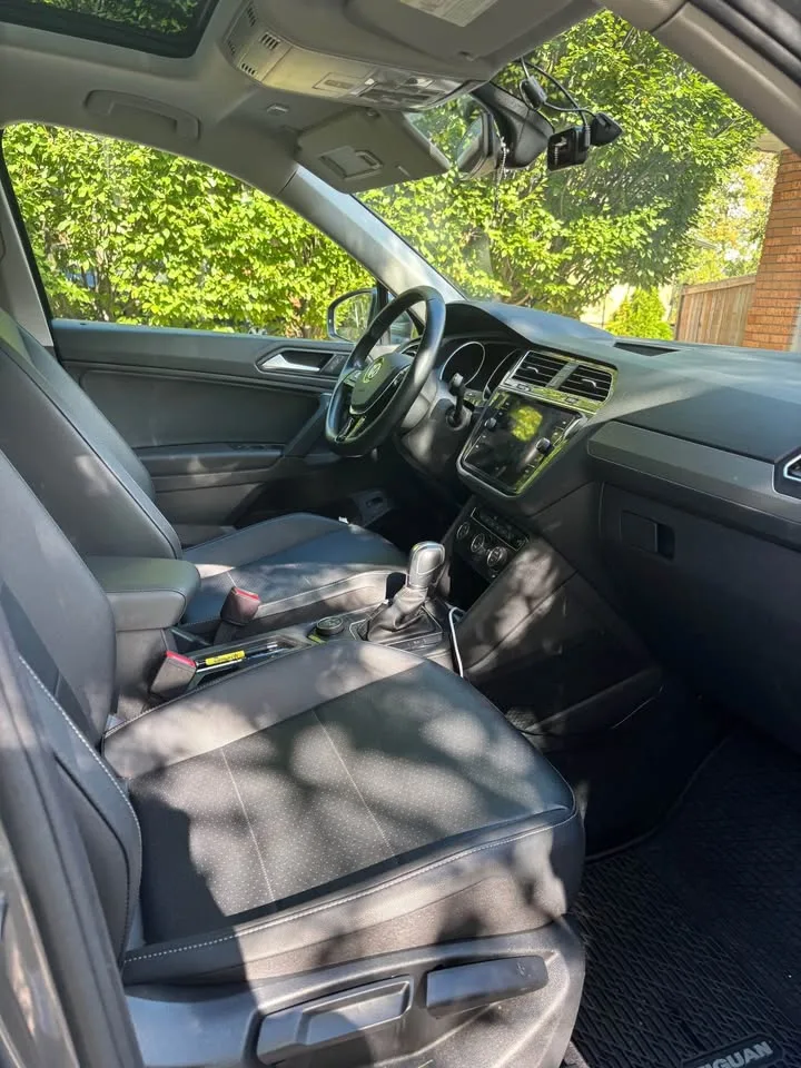 2019 Volkswagen Tiguan image indicator(2)