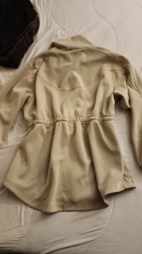 Lululemon Softstreme Cinch-Waist Full-Zip Jacket image indicator(6)