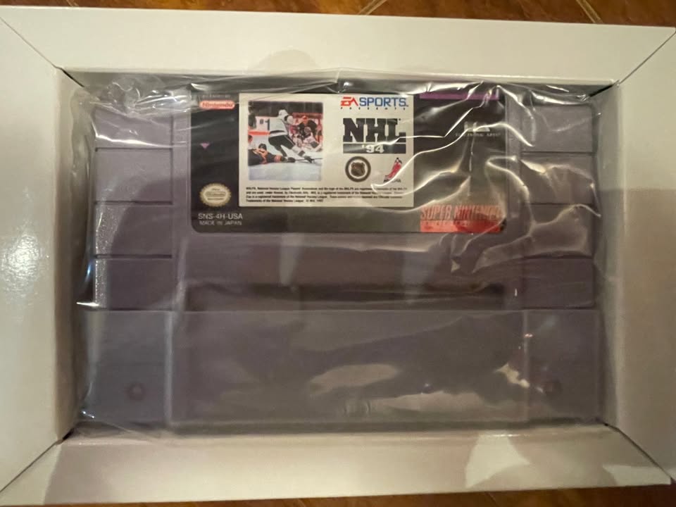 SNES NHL 94, CIB in Near-Perfect Condition - photo 4