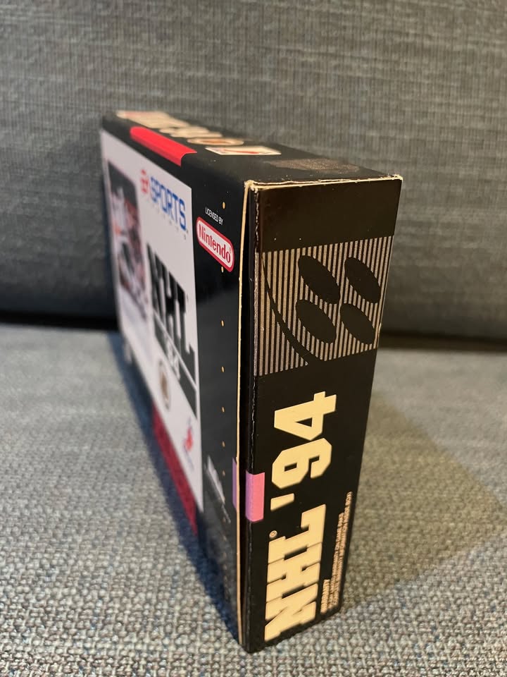 SNES NHL 94, CIB in Near-Perfect Condition - photo 5