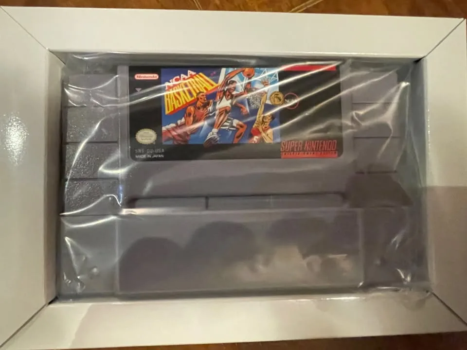 SNES NCAA Basketball, CIB Near-Perfect Condition image indicator(2)