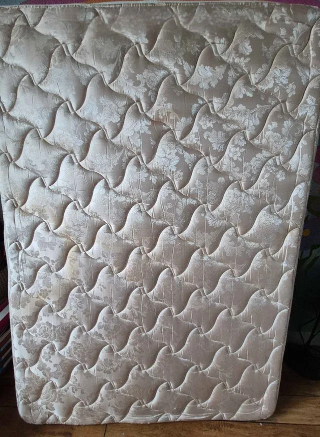 Queen size Matress image indicator(2)