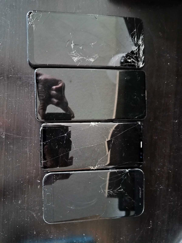 4 Samsung Phones for Parts - photo 3