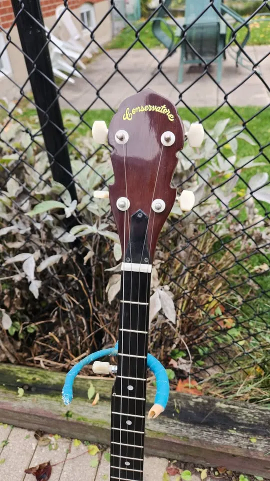 $250 Conservatore 5-String Resonator Banjo with Case image indicator(4)