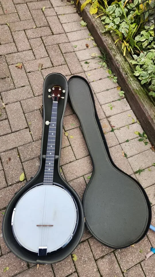 $250 Conservatore 5-String Resonator Banjo with Case image indicator(5)