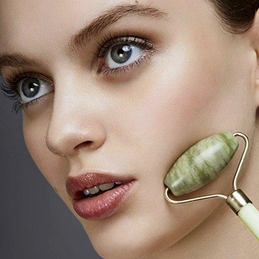 Jade Roller Improves Blood Circulation - photo 3