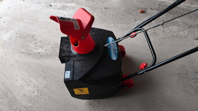 Costco electric snow blower - photo 2