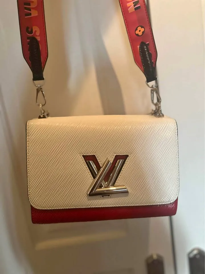 Luxury crossbody bag thumbnail