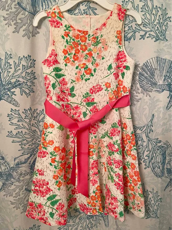 Girl’s flowered dress, size 8 thumbnail