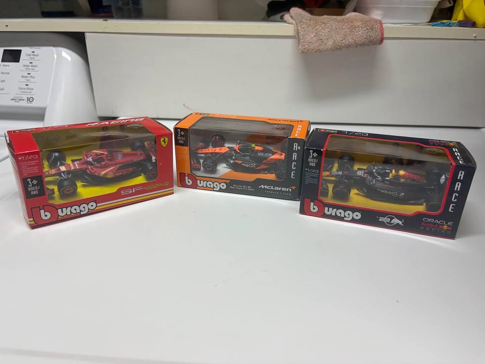 Bburago 1:43 Die-Cast F1 Model Car Set (3 Cars)