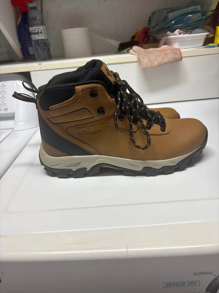 Men’s Columbia Hiking Boot sz 11