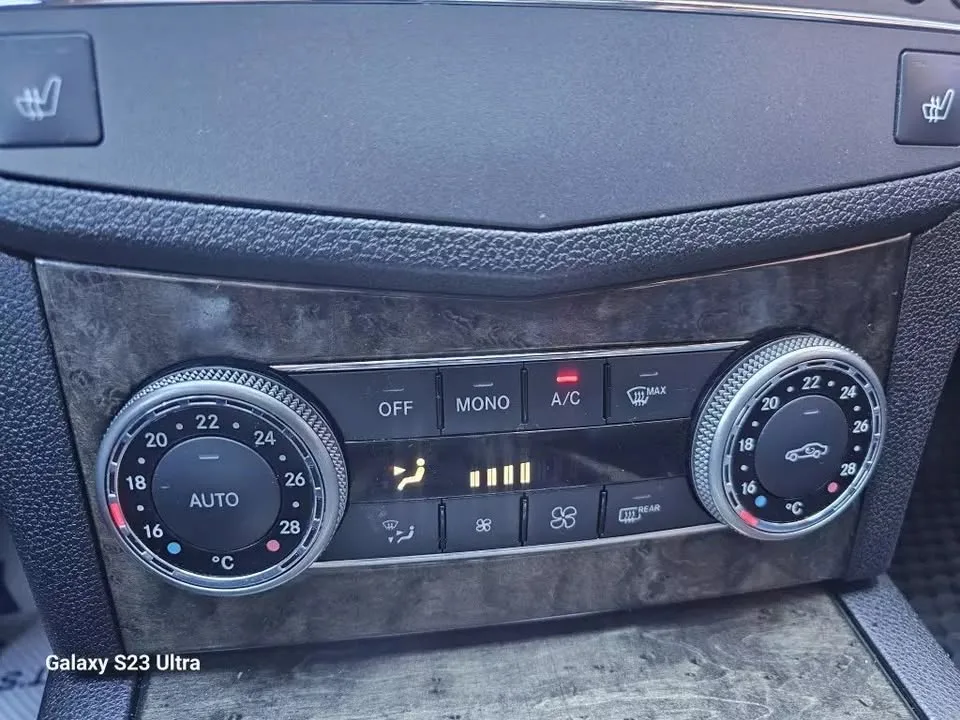 2010 Mercedes-Benz C-Class image indicator(7)