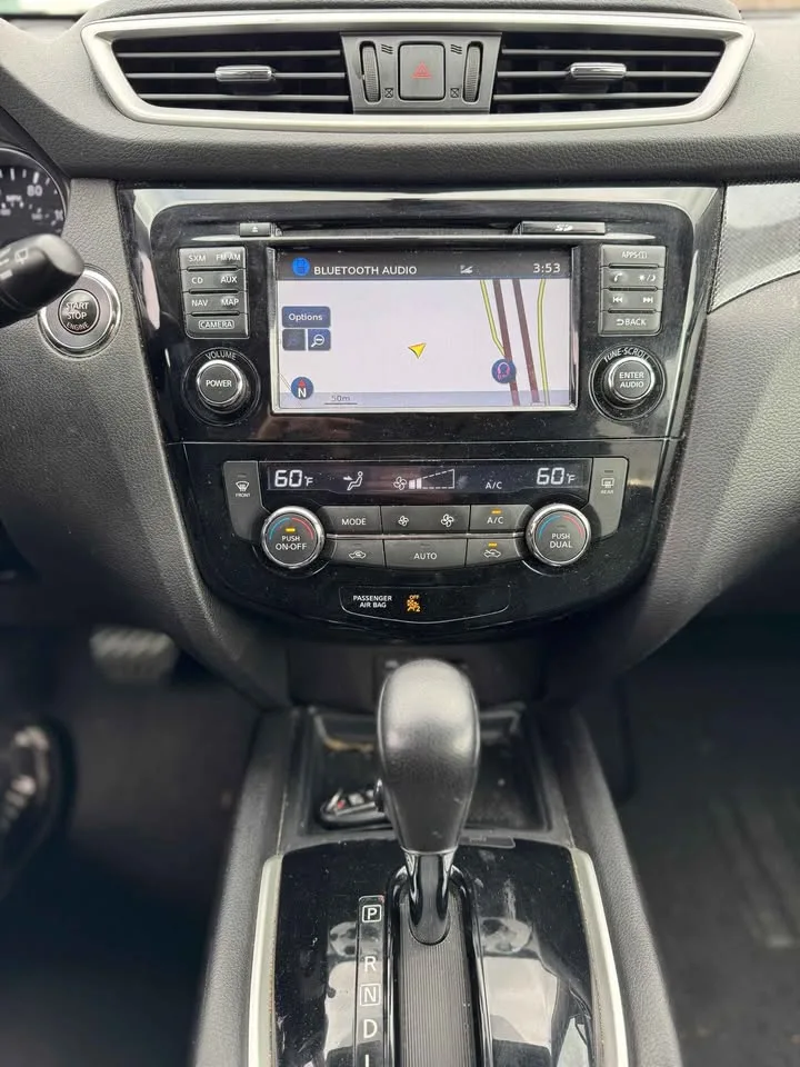 2016 Nissan Rogue image indicator(6)