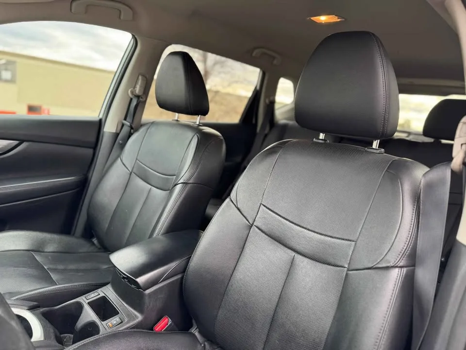 2016 Nissan Rogue image indicator(8)