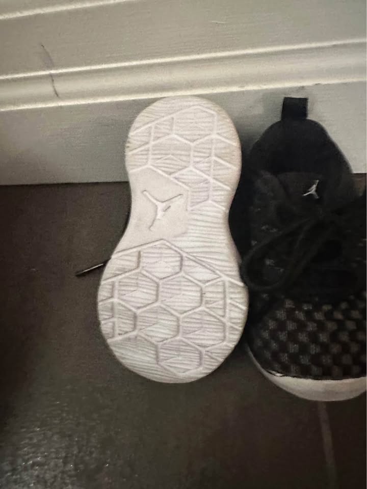 Jordan shoes 4c - photo 2
