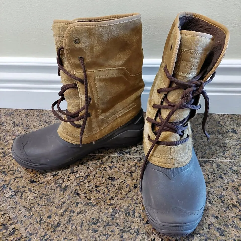 The North Face Women's Winter Boots Size 8 US thumbnail