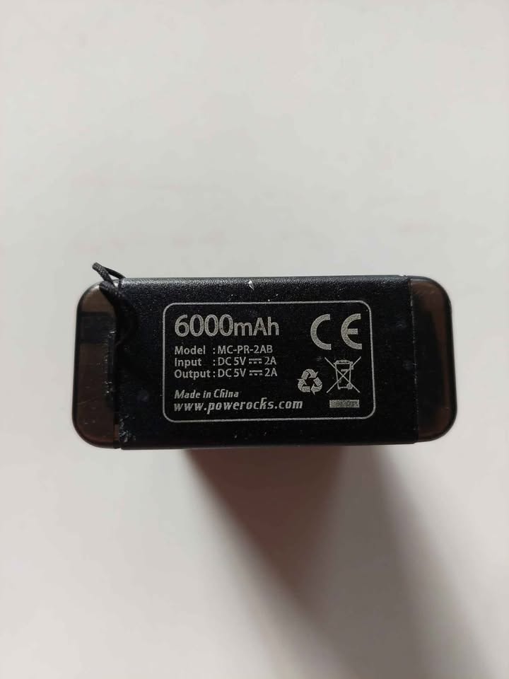 Powerocks 6000mAh power bank - photo 2