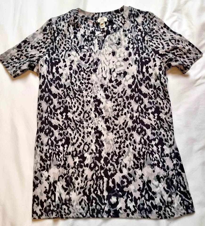 Wardrobe sale - tshirt