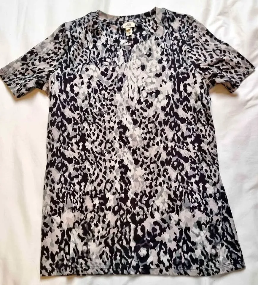 Wardrobe sale - tshirt