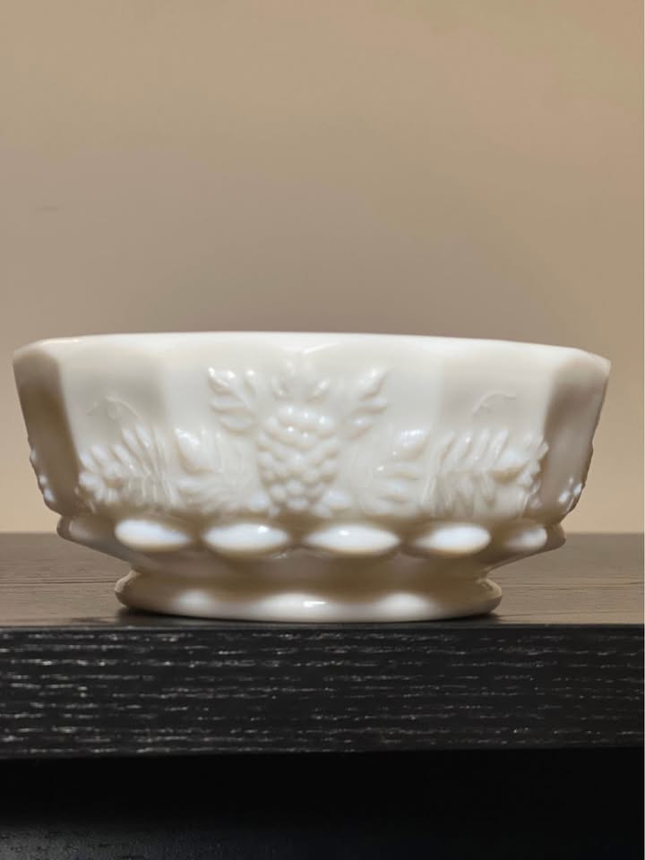 Westmoreland Paneled Grape Milk Glass Bowl - photo 2