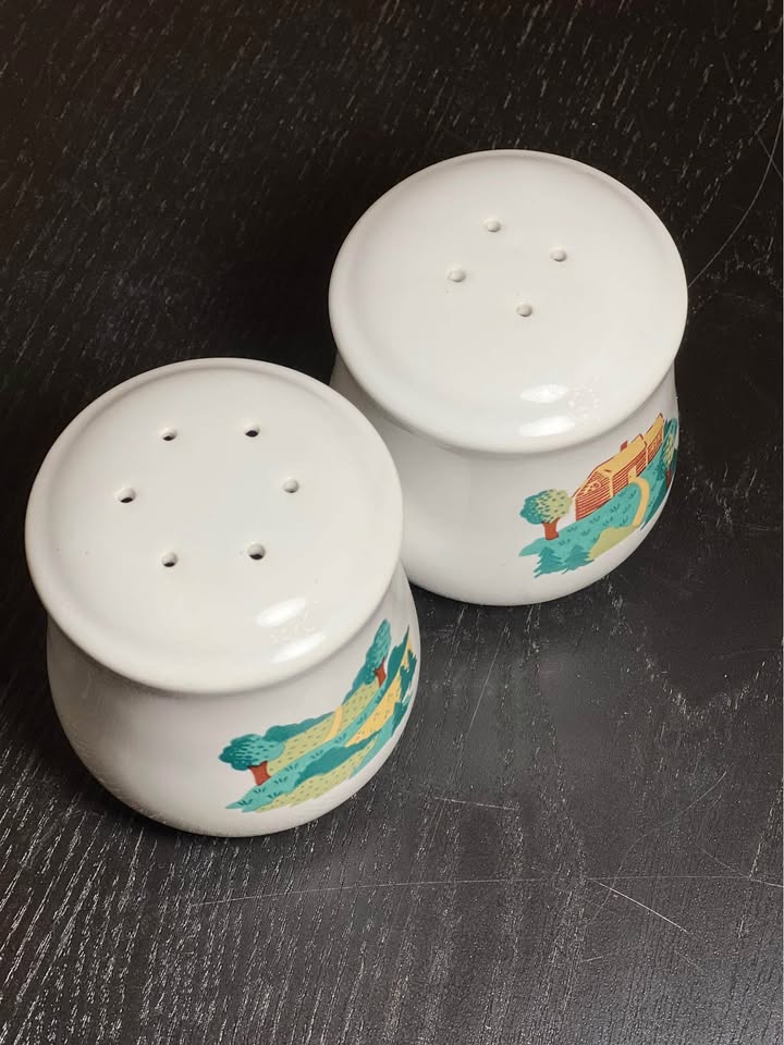 Corelle salt and pepper shakers in the "Landscape" pattern - photo 3