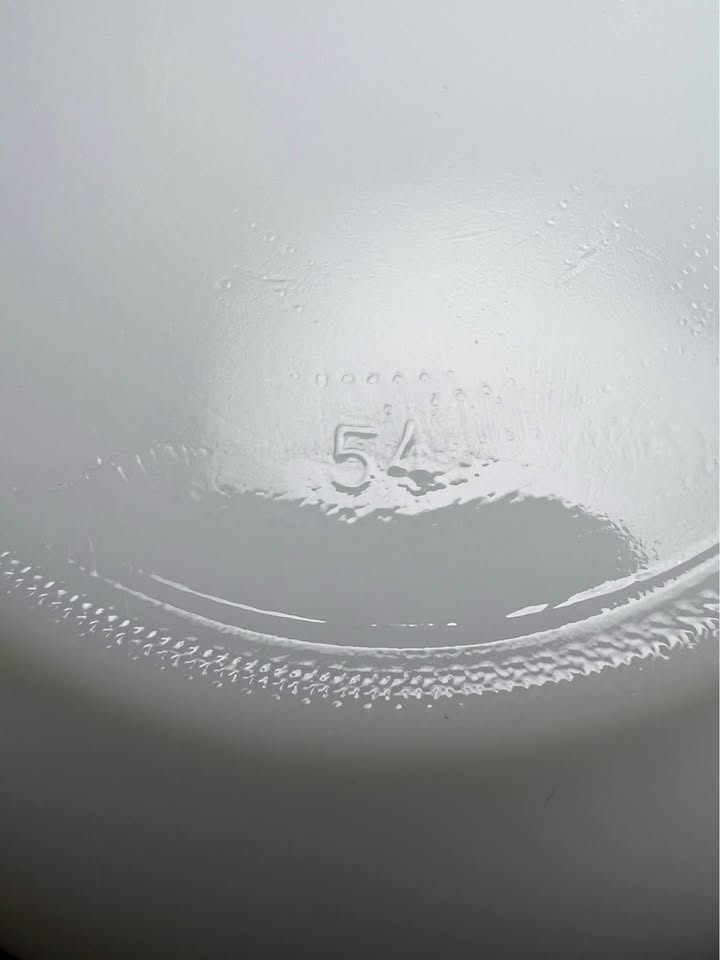 Milk glass bowl with handle - photo 5