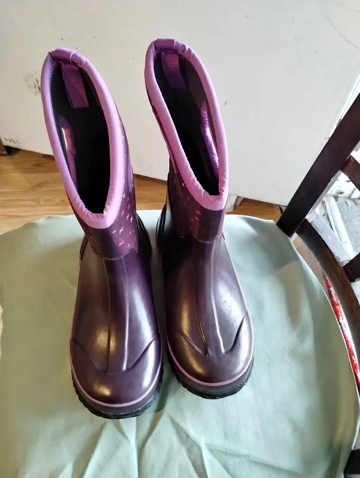 Girls’ BOGS  Winter Boots – Purple – Size 4Y – New Without Box thumbnail